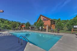 Blue Bear Lodge - Image 3